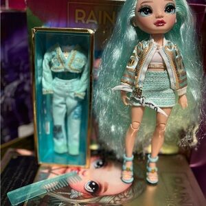 Rainbow High Fashion Doll Daphne Minton